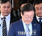 '징역1년 집유 2년' 고개숙인 이재명 대표 [포토]