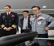 Canadian Navy Commander tours Hanwha Ocean‘s Geoje shipyard