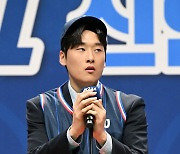 성균관대 조혁재, 1라운드 10순위 KCC 지명 [사진]