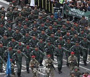 병사 월급 뒤에 숨은 ‘표퓰리즘’으로 무너진 징집·모병체계[박성진의 국방 B컷](19)