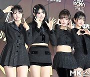 QWER ‘코리아 그랜드 뮤직 어워즈 레드카펫’ [MK포토]