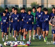 몸푸는 축구 대표팀