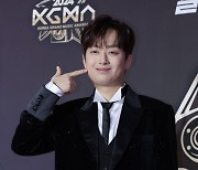 이찬원, 디거스 디깅 아티스트상…"인생 찬스 되어주셔서 감사" [2024 KGMA]