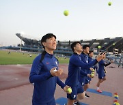 훈련 매진하는 축구대표팀 황인범