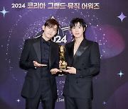 이게 바로 동방신기…KGMA '케이팝 레전더리 아티스트상' 영예