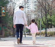 교실에 혼자인 딸 보며 퇴사 고민… "돌봄 공백, 개인의 문젠가요"