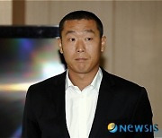 '음주운전 5번+맥주병으로 지인 폭행' 정수근, 또 음주운전 혐의로 재판받는다