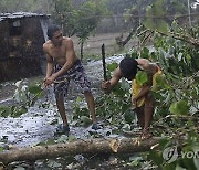 PHILIPPINES TYPHOON MAN-YI