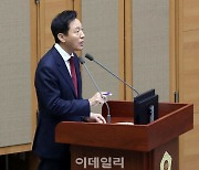 [포토] 서울시의회 답변하는 오세훈 시장