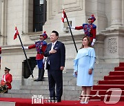 윤 대통령, G20 참석 위해 브라질로 출발…기후 위기 극복 방안 제시