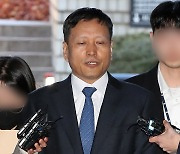 구속영장심사 출석하며 질문에 답하는 구영배 대표