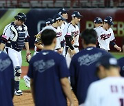 한국, 야구 프리미어12 4강 진출 실패… 없어진 ‘경우의 수’