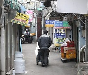 고금리에 죽어나겠다 중기인들 하소연하는데...은행들 이자장사는 호황