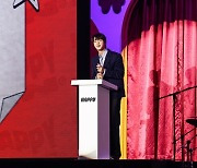 팬사랑도 ‘진’심…BTS 진, 감동의 쇼케이스 “아미에게 행복 찾아오길”