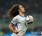 "축구는 가슴이지"