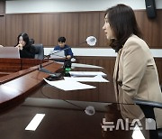 윤석열 정부 임기 반환점 계기 통일분야 성과 및 향후 추진 계획 브리핑하는 김수경 차관