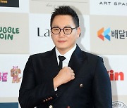 더원 '축하무대 장인'[★포토]