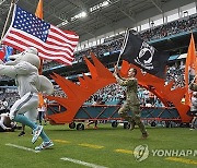 Raiders Dolphins Football