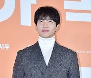 이승기, 가수 컴백 확정…12월 데뷔 20주년 기념 앨범 발표 [공식]