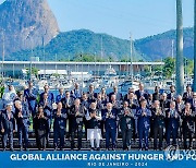 윤석열 대통령, '글로벌 기아·빈곤 퇴치 연합 출범' G20 정상 기념촬영