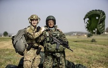 [양낙규의 Defence photo]한미특전사 공중침투훈련
