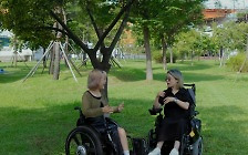 휠체어를 탄 멋진 언니들이 말했다 “계속하니 되던데” [책&생각]