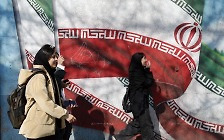 혁명의 기억 없는 이란 신세대, 종교와 자유 사이에서 갈등 [임명묵의 MZ학 개론]