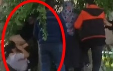 경찰이 히잡 안 쓴 10대 여학생 폭행…현장 시민들의 놀라운 반응[포착](영상)