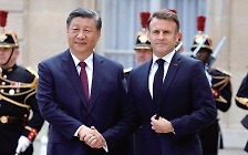 [글로벌 리더] 美 보란 듯 거리 좁힌 마크롱·시진핑 | “서구 동맹의 약한 고리 끊어라”…유럽 찾은 시진핑의 속내