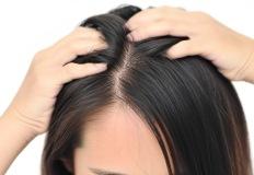 머리 감을 때 오른쪽만 빠진다면? 탈모가 아닌 ‘이 병’일 수 있다! 이미지