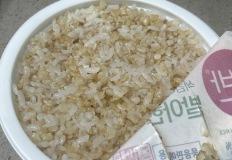 햇반 더 이상 전자레인지에 데우지 마세요! '여기'에 두면 맛있는 밥 완성! 이미지