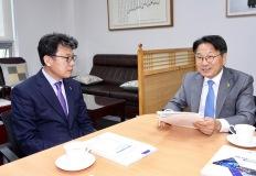‘광주 AI 사업’ 동력 확보 간절한 강기정 광주시장, 여의도서 대선공약 세일즈 이미지
