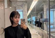 정유진, 블랙 재킷 하나로 완성한 '멋쁨' 미러 셀카 이미지