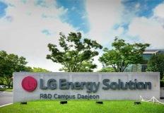 LG엔솔, 배터리 업계 '맏형' 체면 살렸다...1Q 영업익 흑자전환 3747억원 이미지