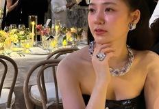 "머리부터 발끝까지 부티 폭발" 훈남 재벌2세와 결혼한 52세 배우의 근황 이미지