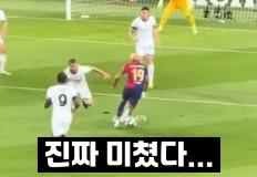 "50년에 한번 나오는 재능" 오늘자 라민 야말 미친 솔로골ㄷㄷ 이미지