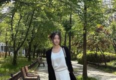 임창정♥' 서하얀, 화이트 슬랙스로 완성한 싱그러움 가득한 산책길 스타일 이미지