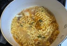 라면에 계란 대신 이거 팍팍 넣어보세요, 더 맛있는 보양식 됩니다 이미지