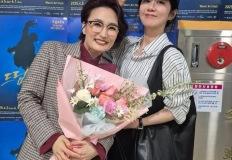 "박경림 도움으로 결혼" 연예계 대표 동안, 지금은 130억 기부하는 일상과 데일리 룩 이미지