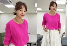 이승연, 50대 파워 동안! 생기 넘친 동안미모 비비드 롱스커트룩 이미지