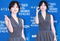 송혜교, 슈트야 조끼야? 드레스 안 입어도 우아한 절대적 여신핏 롱스커트 셋업룩 이미지