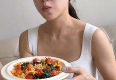 “뱃살 줄고 피부도 탱탱해졌어요” 20kg 감량 한 최희의 ‘노화 멈추는 밥상’ 이미지