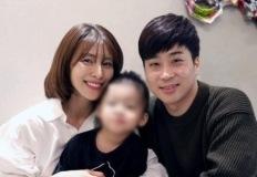 “40세에 손자 생겼어!” 6살연상 교수와 결혼해 할머니 된 여배우 안타까운 근황 이미지