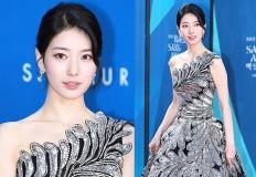 수지, "비주얼 꽃 폈다" 잎사귀 두른 '백상의 안방마님' 눈부신 리프 드레스룩 이미지