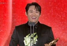 “이쯤이면 됐지?” 남우조연상 수상으로 미코 출신 아내에게 10주년 선물한 남배우 이미지