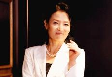 전재산 정리하고 절에 들어가다 42살에 아이를 임신한 여배우 이미지