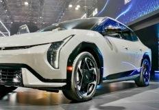 기아 EV4, 테슬라 모델 3에 도전장! 2025 뉴욕 오토쇼 공개! 이미지