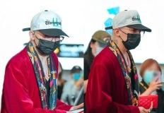 지드래곤, 목욕가운 입었나? 로브 코트와 스카프가 만난 패션 끝판왕 이미지