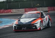 KMSA 최정원, 아반떼 N 경주차로 타이완 TCR 개막전 우승 이미지