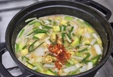 된장찌개에 '이것' 넣어 끓이면 수명이 5년 늘어납니다 이미지
